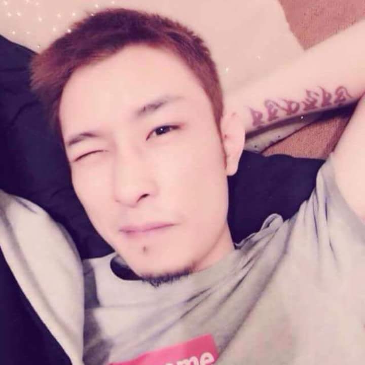 难得拥抱的第一张照片--南京相亲服务中心