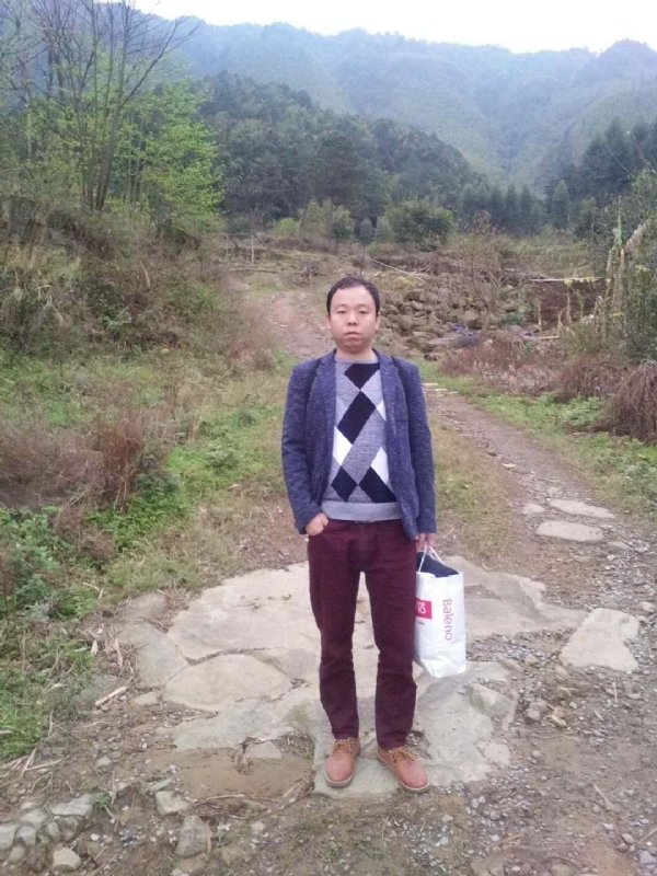 奋斗的第一张照片--南京相亲服务中心