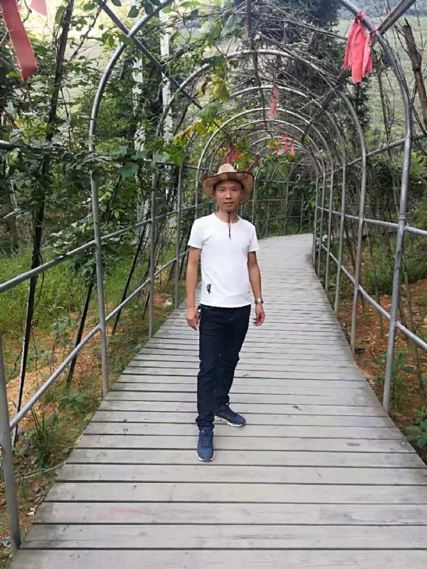 蓝天的第一张照片--南京相亲服务中心