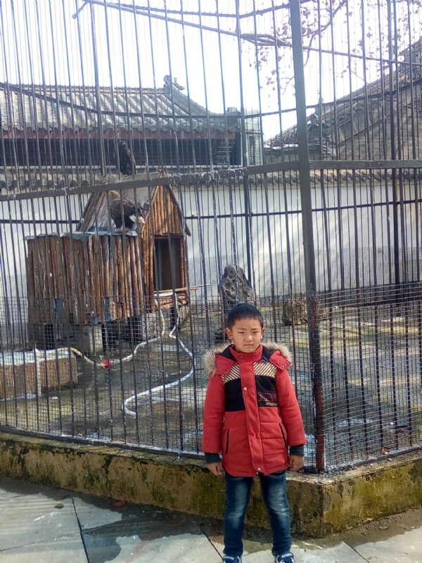 山高人伟峰的第一张照片--南京相亲服务中心