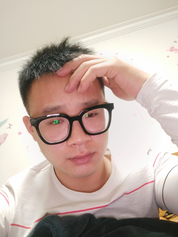 华灯初上的夜晚的第一张照片--南京相亲服务中心