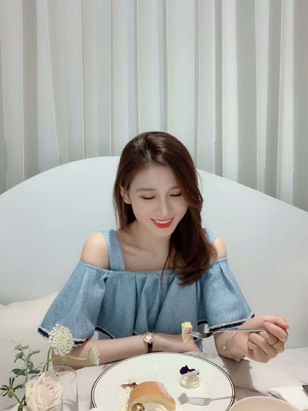 Emily的第三张照片--南京相亲服务中心