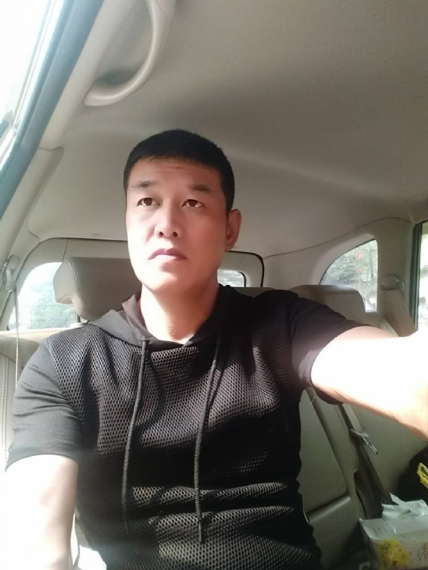 深爱的疯子的第一张照片--南京相亲服务中心