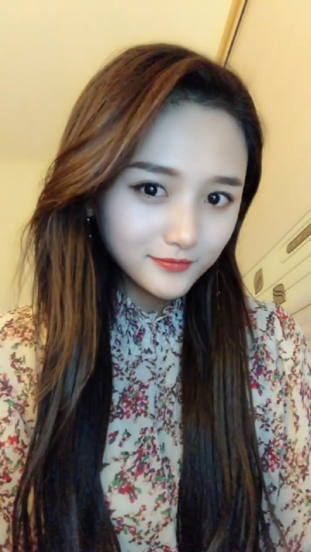 淡然一笑的第一张照片--南京相亲服务中心