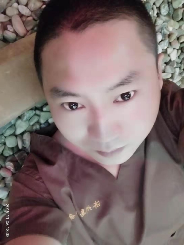 红枫叶的第一张照片--南京相亲服务中心