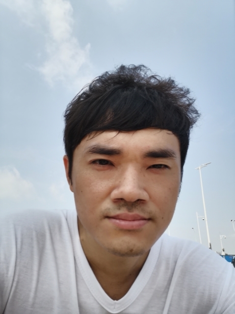 老实人的第一张照片--南京相亲服务中心