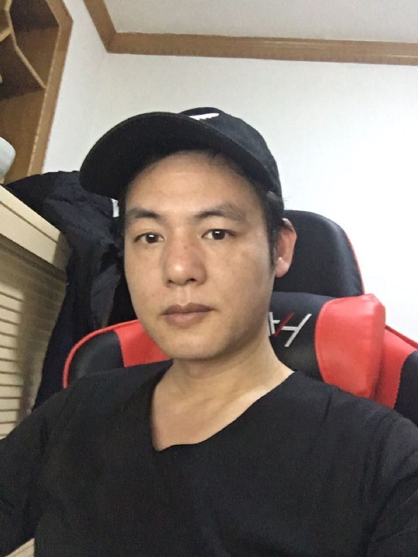 扛枪打鸟的第一张照片--南京相亲服务中心