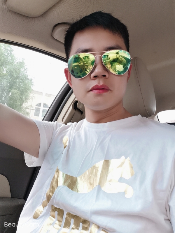 奋斗的第一张照片--南京相亲服务中心