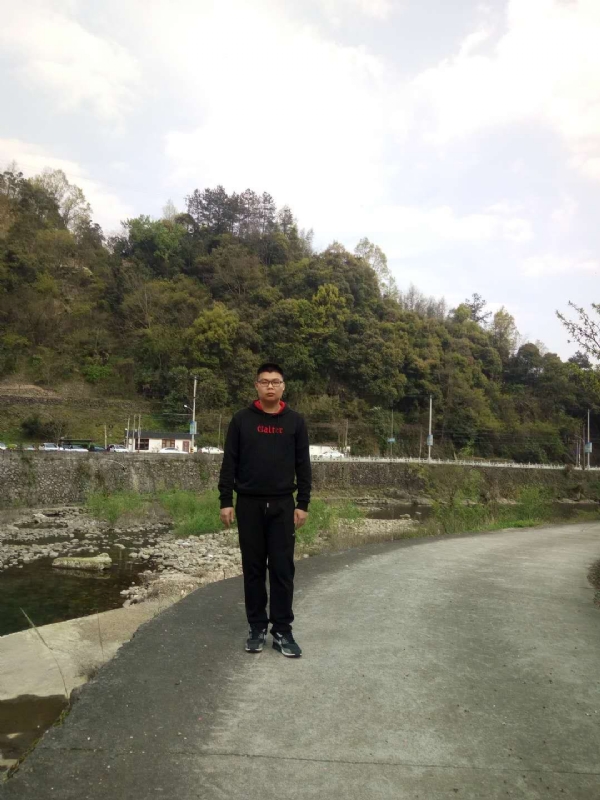 等着上钩的鱼的第一张照片--南京相亲服务中心