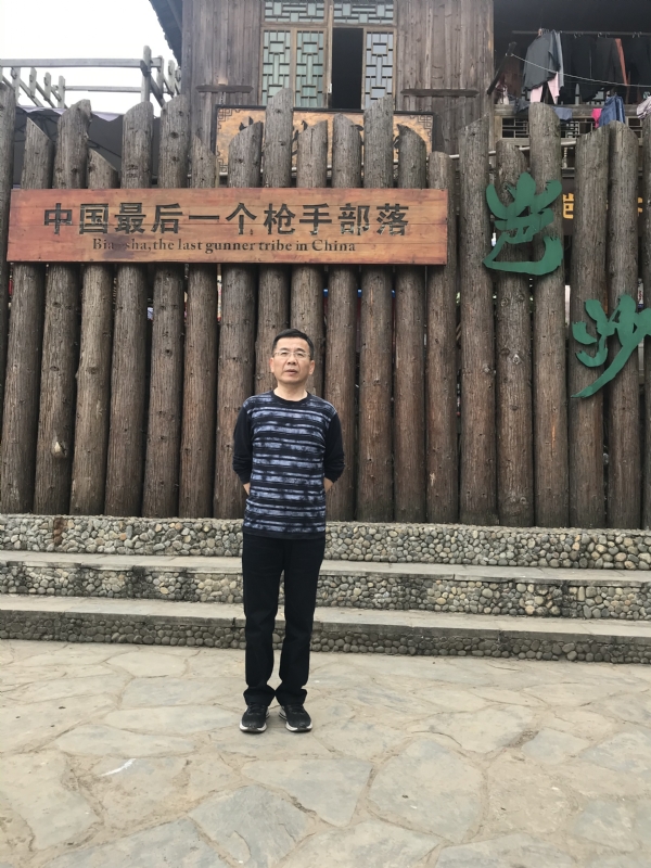 屯里的富豪的第一张照片--南京相亲服务中心