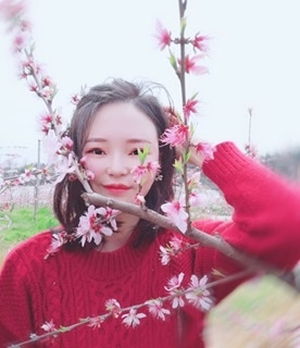 小桌子的第一张照片--南京相亲服务中心