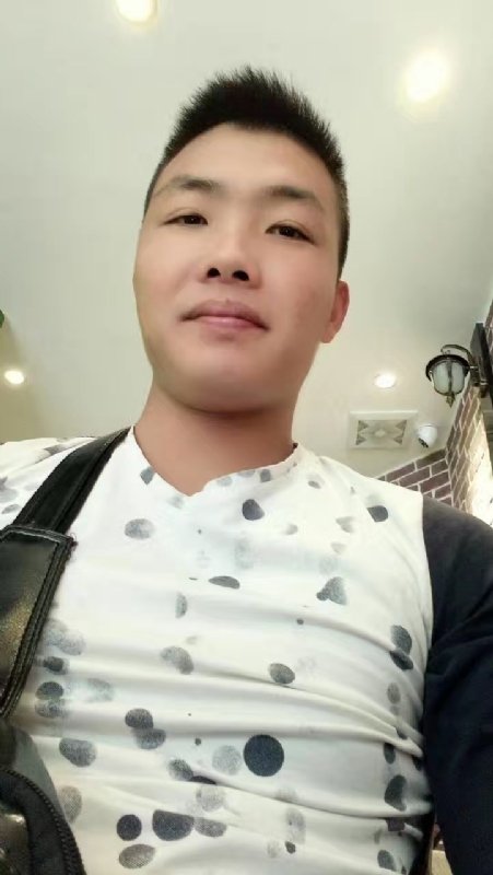 吃生蚝的小乖乖的第一张照片--南京相亲服务中心