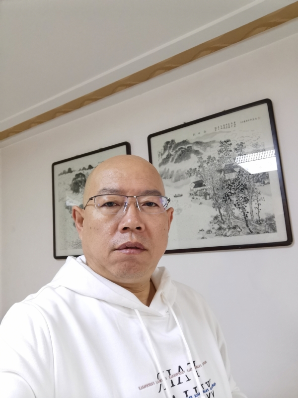 光头博士的第一张照片--南京相亲服务中心