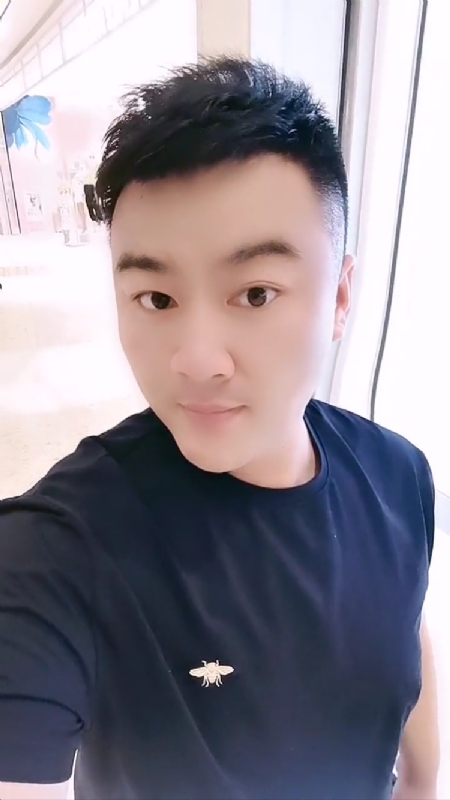 微风徐徐的第一张照片--南京相亲服务中心