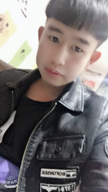 军绿色的第一张照片--南京相亲服务中心