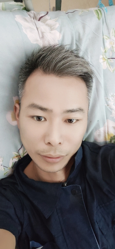 火山口的第一张照片--南京相亲服务中心