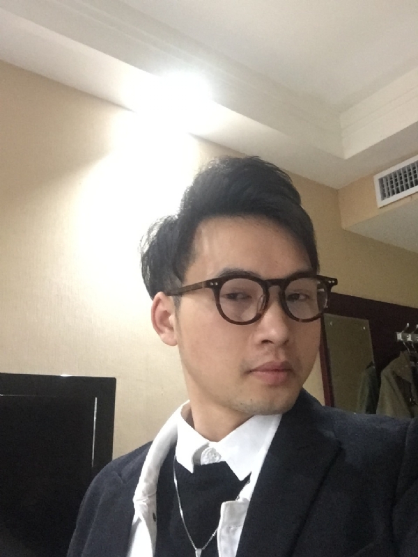 曾亮的第三张照片--南京相亲服务中心