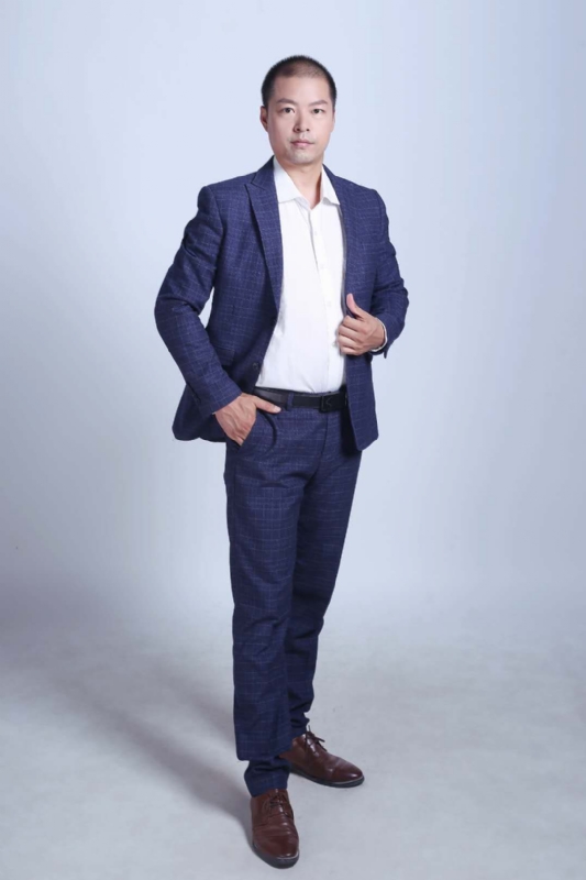 努力的青年的第一张照片--南京相亲服务中心