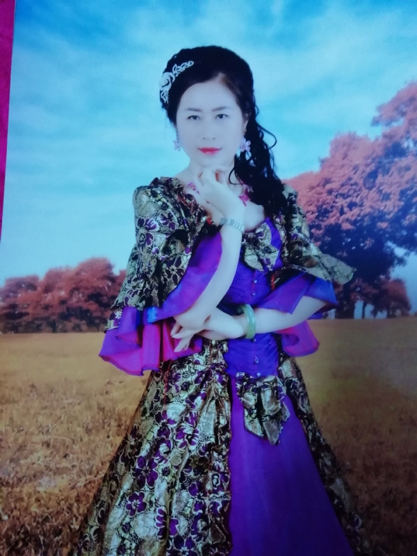 清水芙蓉的第一张照片--南京相亲服务中心