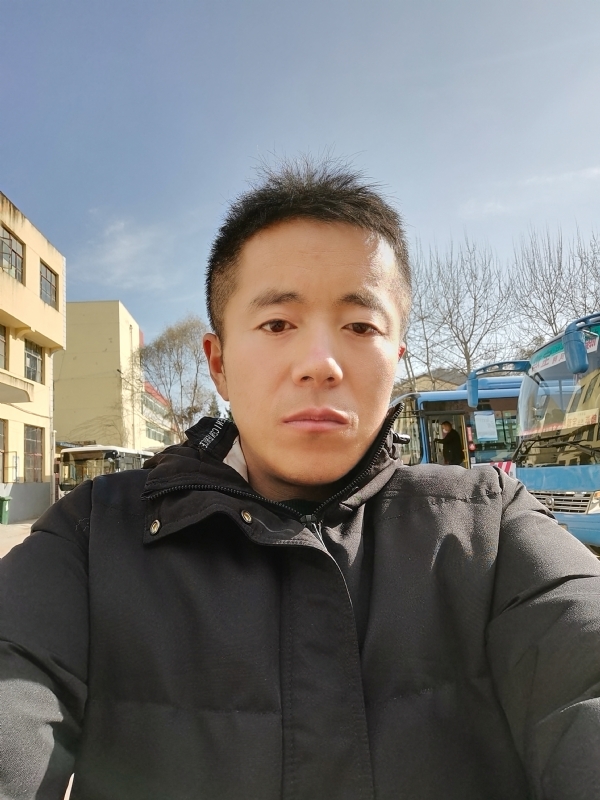 孤独的云的第一张照片--南京相亲服务中心