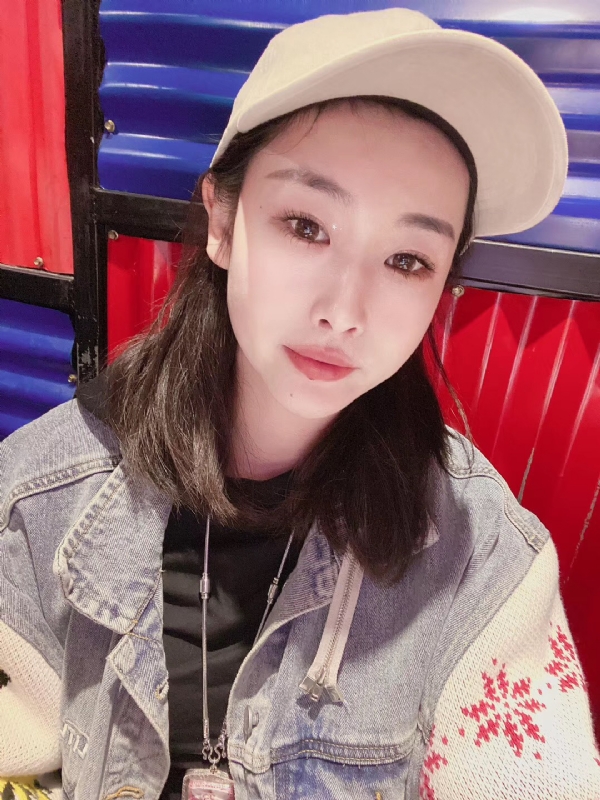 玲珑的第一张照片--南京相亲服务中心