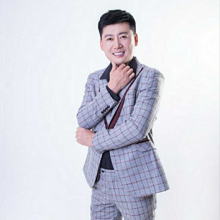 屋顶拾荒人的第一张照片--南京相亲服务中心