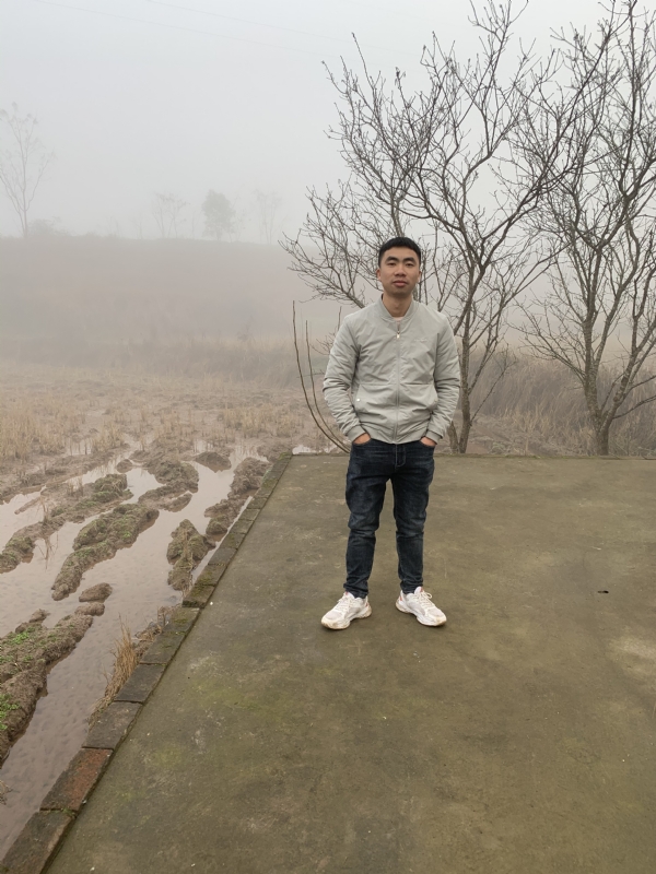 迷路的小猪的第一张照片--南京相亲服务中心