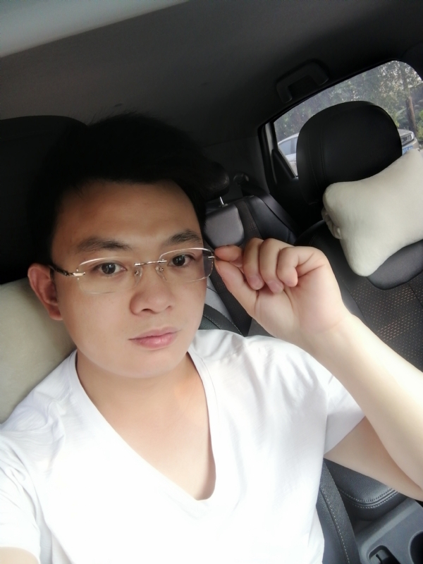 幸福的拥抱的第二张照片--南京相亲服务中心