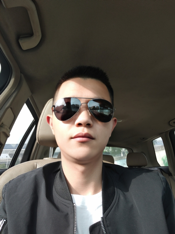 葛先生的第二张照片--南京相亲服务中心