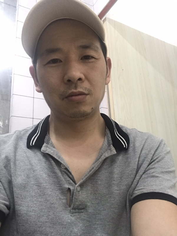 老何的第一张照片--南京相亲服务中心