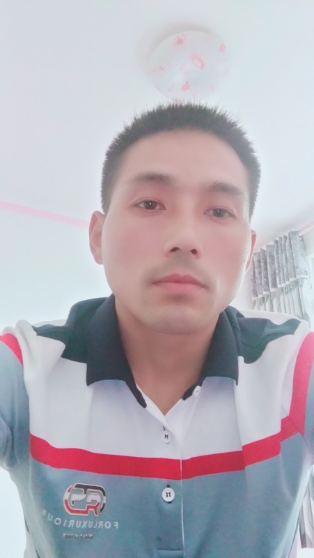 染红尘世的第一张照片--南京相亲服务中心