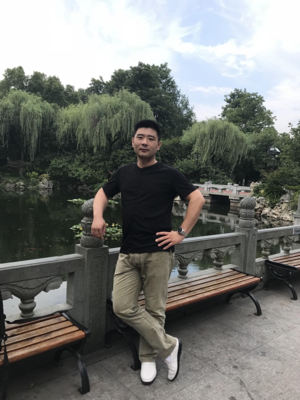 未来可期的第一张照片--南京相亲服务中心