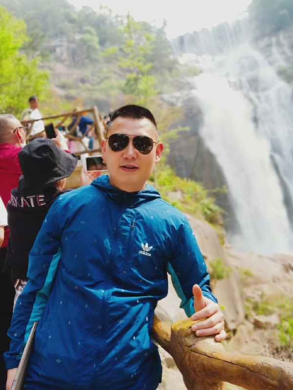 钟爱一生的第一张照片--南京相亲服务中心