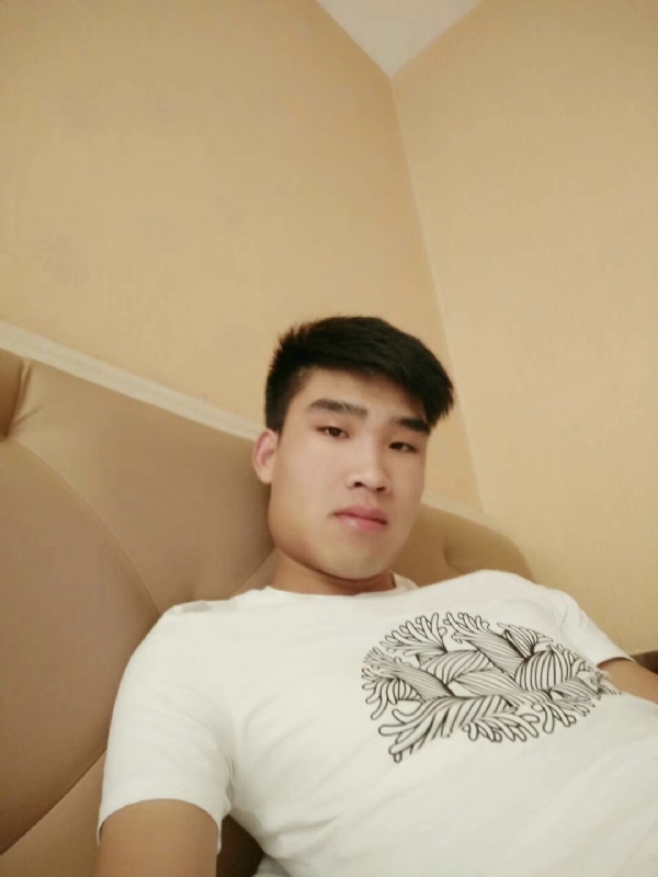 谁不曾孤单上路的第一张照片--南京相亲服务中心