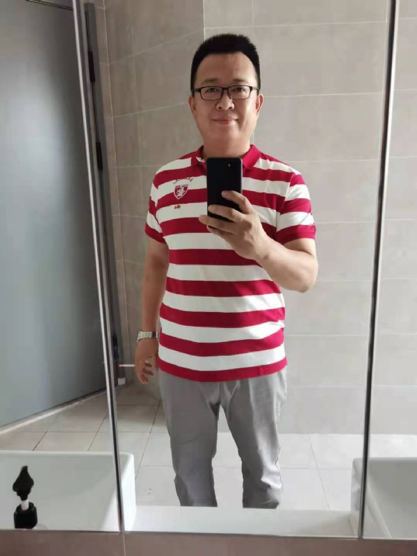 行走的打桩机的第一张照片--南京相亲服务中心