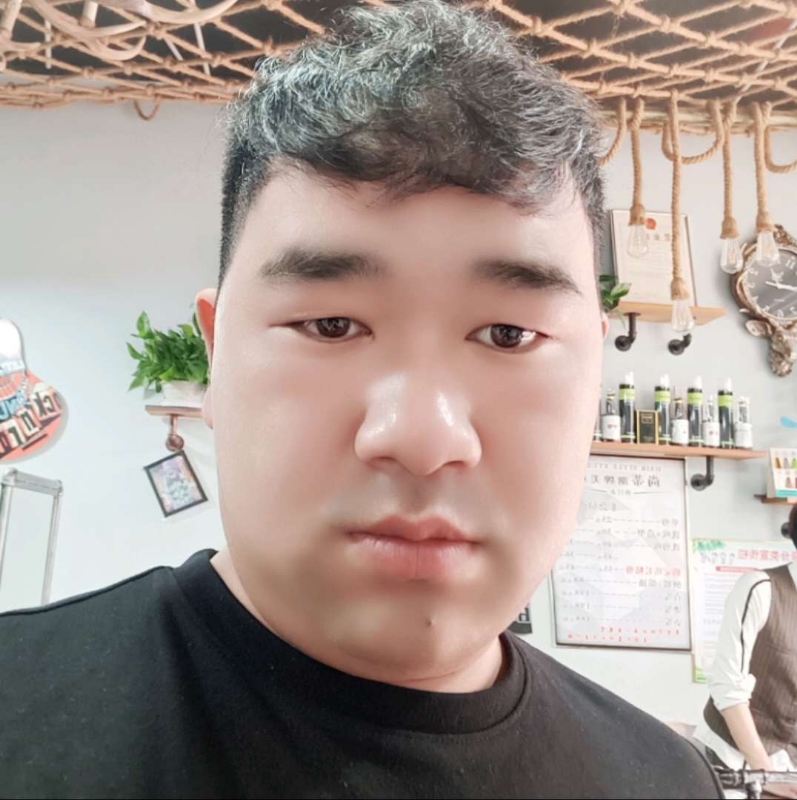 田野小伟的第一张照片--南京相亲服务中心