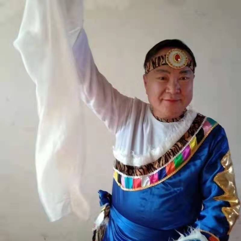 走在冷风中的第一张照片--南京相亲服务中心