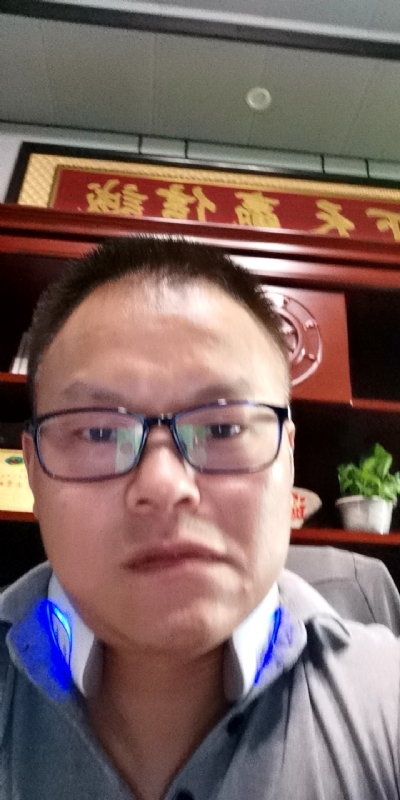 模具工匠的第一张照片--南京相亲服务中心