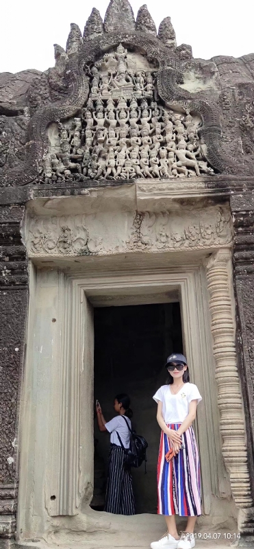 桃花与酒的第一张照片--南京相亲服务中心