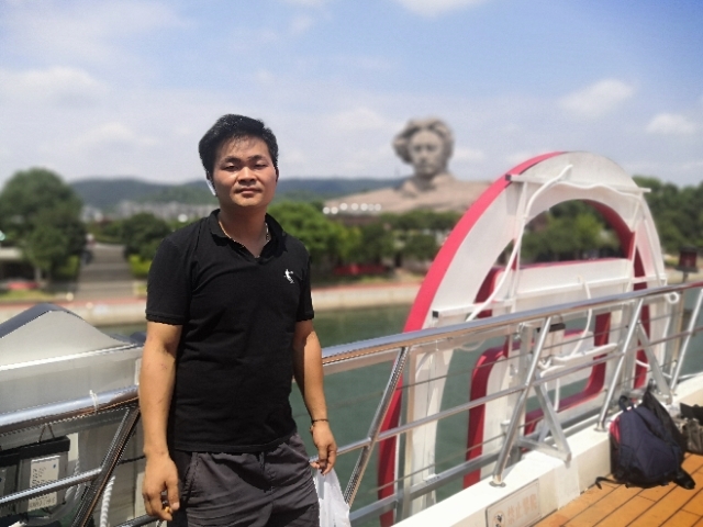 龙的传人的第一张照片--南京相亲服务中心