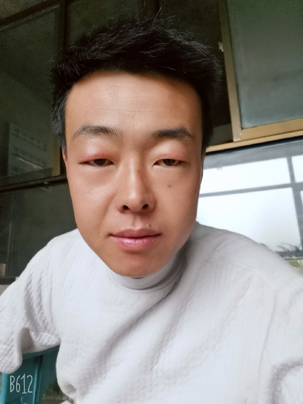 缺爱80后的第一张照片--南京相亲服务中心