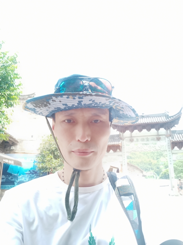 童群海的第一张照片--南京相亲服务中心