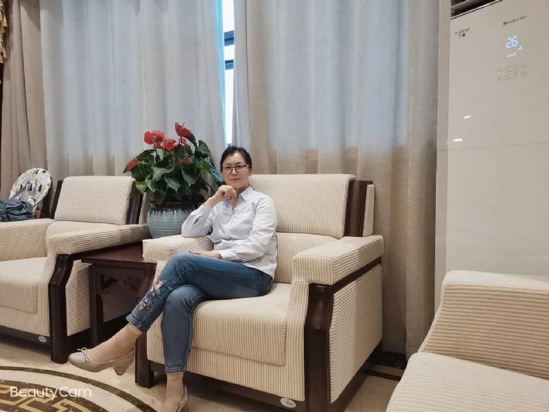 秋水伊人的第一张照片--南京相亲服务中心