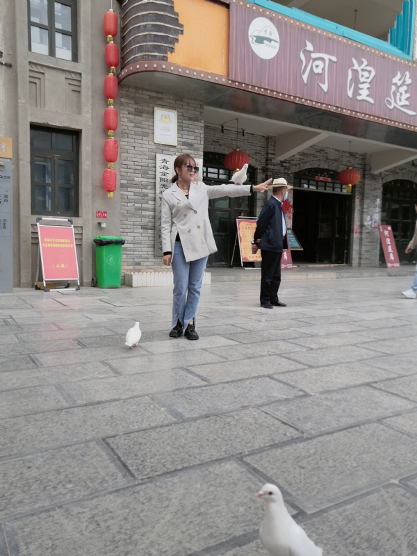 艳艳的第一张照片--南京相亲服务中心