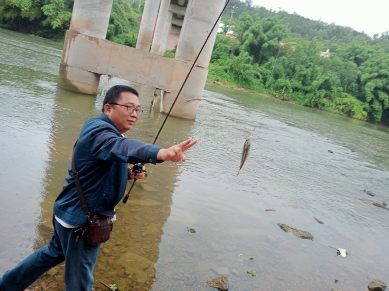 峰的第二张照片--南京相亲服务中心