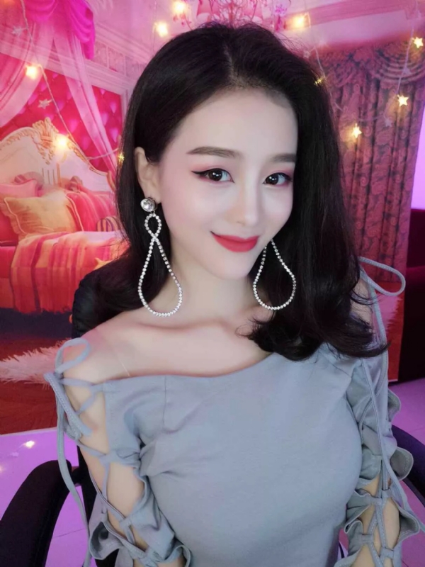 Cici的第三张照片--南京相亲服务中心