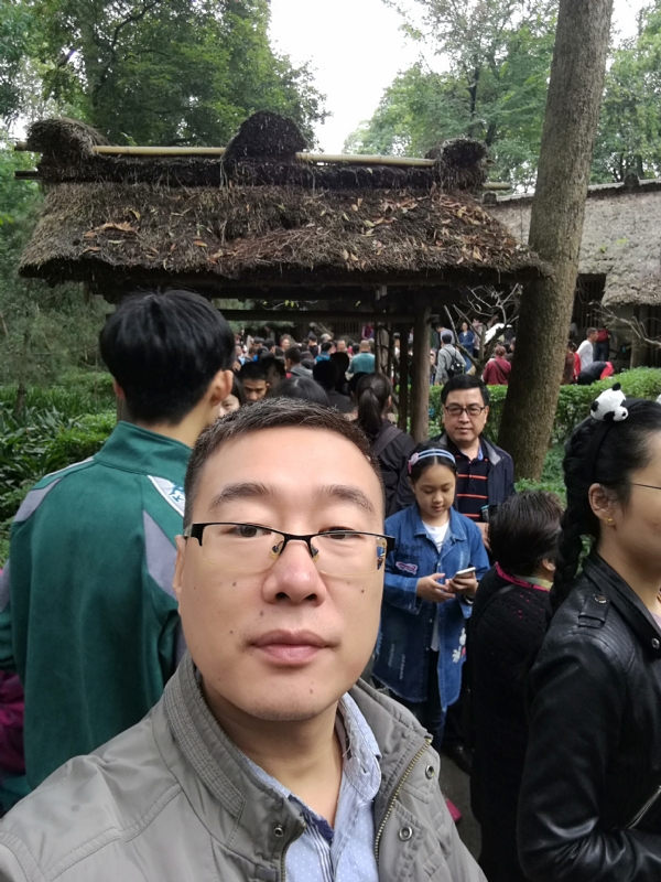 撑起一片天的第一张照片--南京相亲服务中心