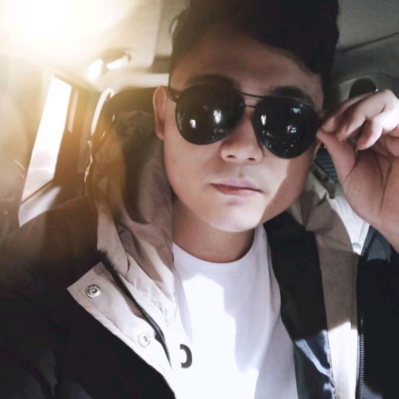 高大威武的第三张照片--南京相亲服务中心