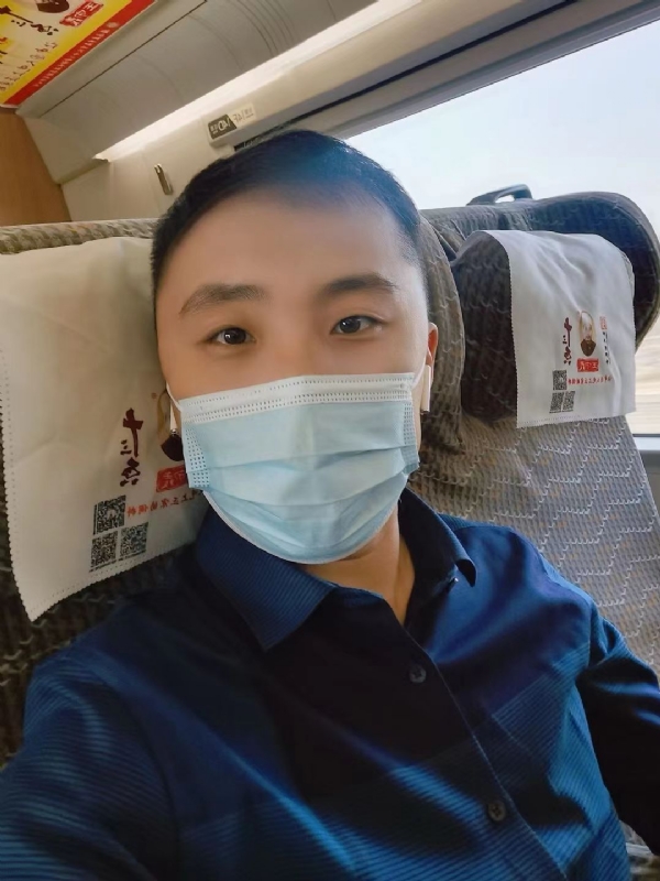 孤独的小屁猪的第二张照片--南京相亲服务中心