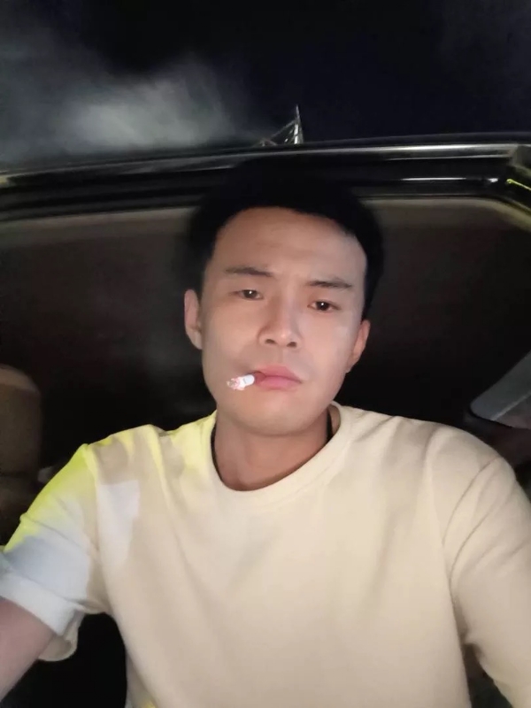 爱睡觉的土拨鼠的第一张照片--南京相亲服务中心